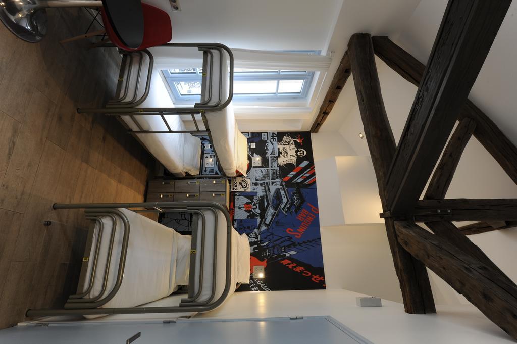 Hostel The 3 Ducks Eiffel Tower By Hiphophostels *