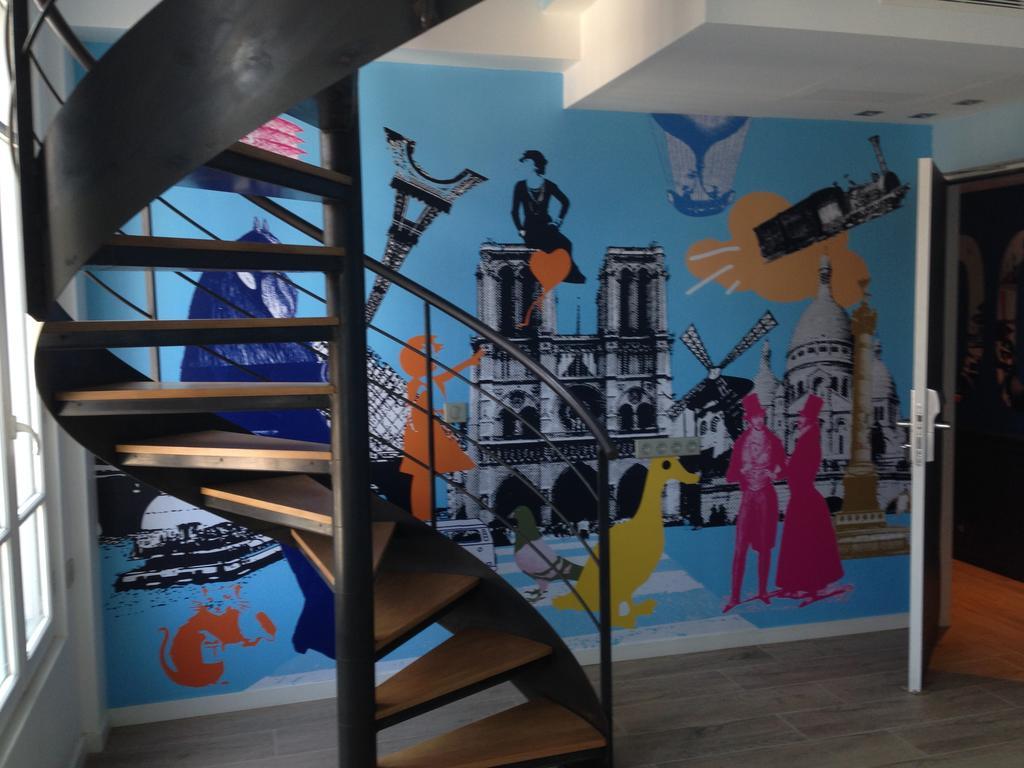 Albergue The 3 Ducks Eiffel Tower By Hiphophostels *